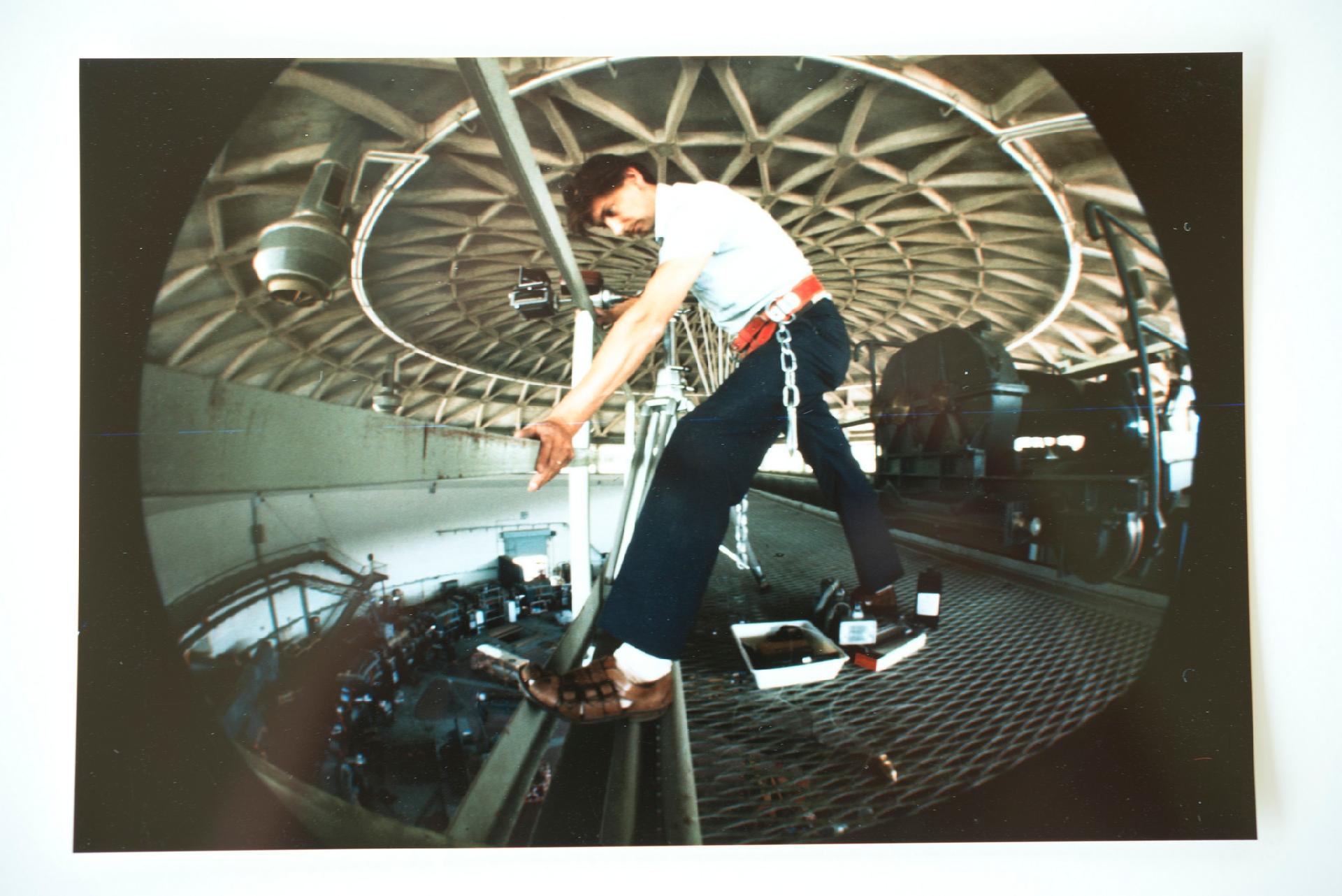 Giancarlo Mancori nell'edificio del sincrotrone INFN, Frascati - Giancarlo Mancori