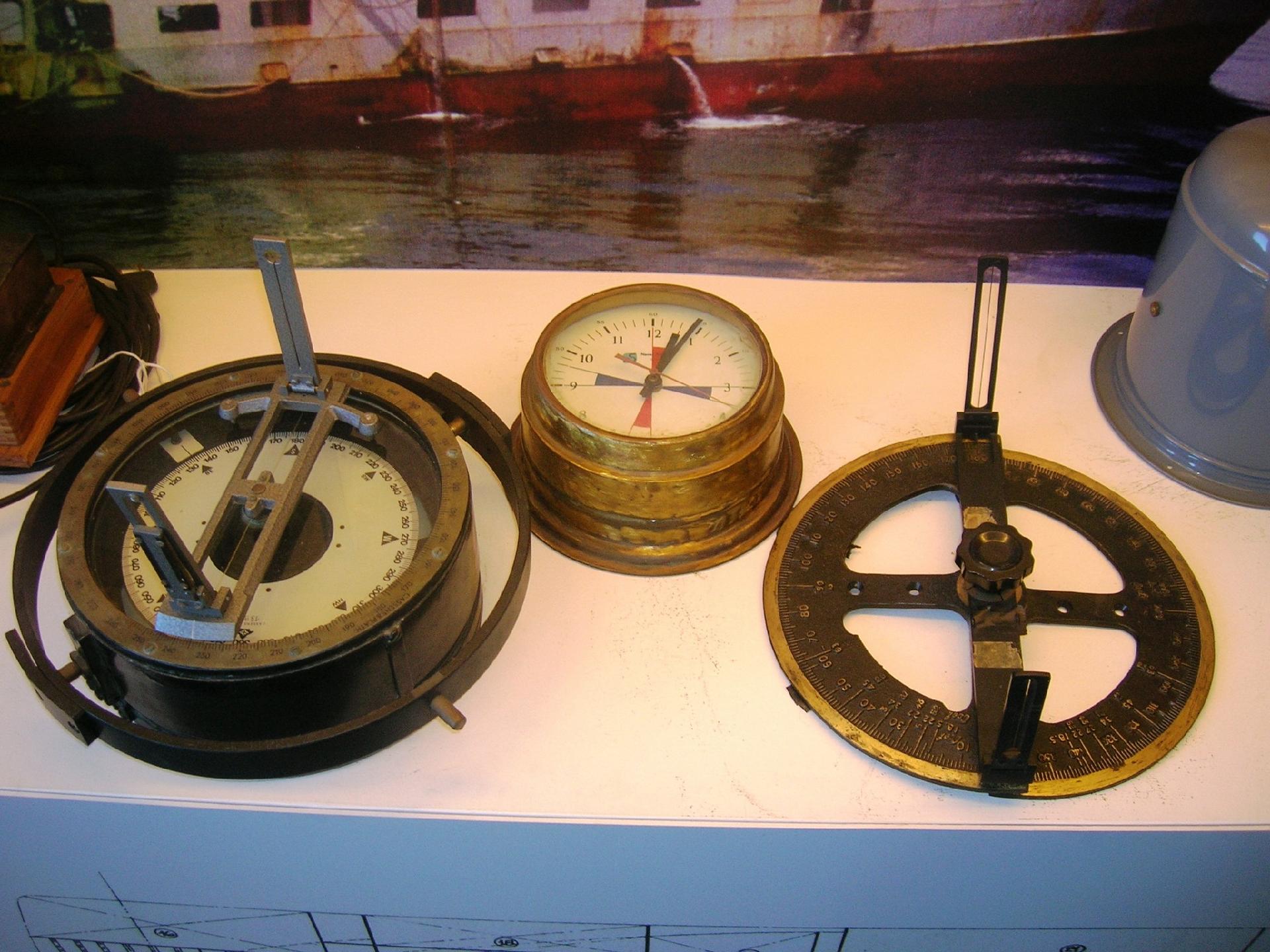 Strumentazione di bordo di un motopeschereccio - Museo della Civiltà marinara delle Marche