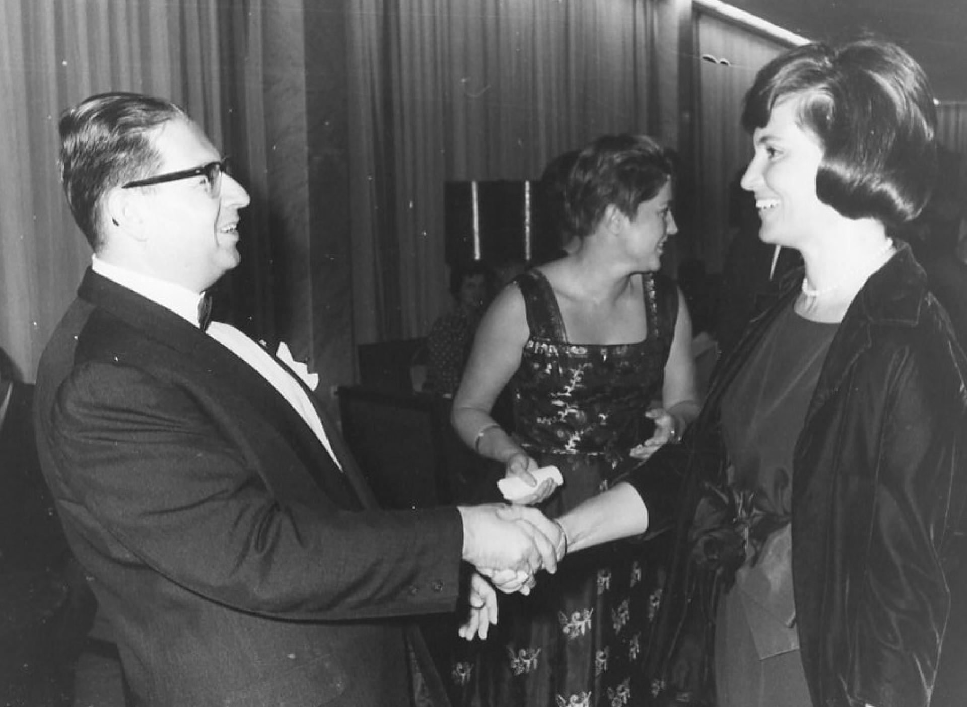 Antonietta Gallone con il fisico nucleare Frederic de Hoffmann, senza data - CC BY-SA Archivio Gallone